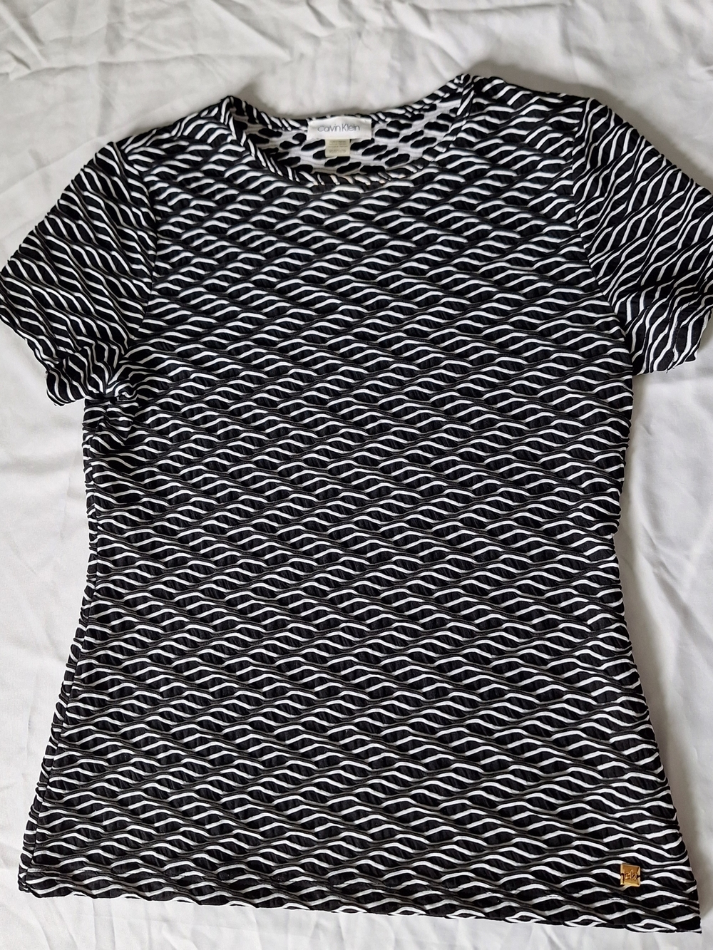Calvin Klein Women' Black And White Abstract Pattern Short Sleeve Shirt XS